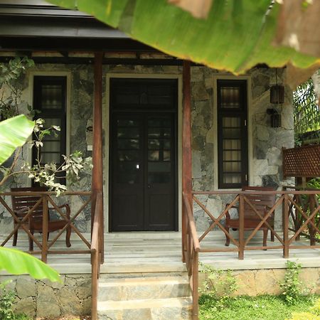 Villa Pinnawala&Restaurant Esterno foto
