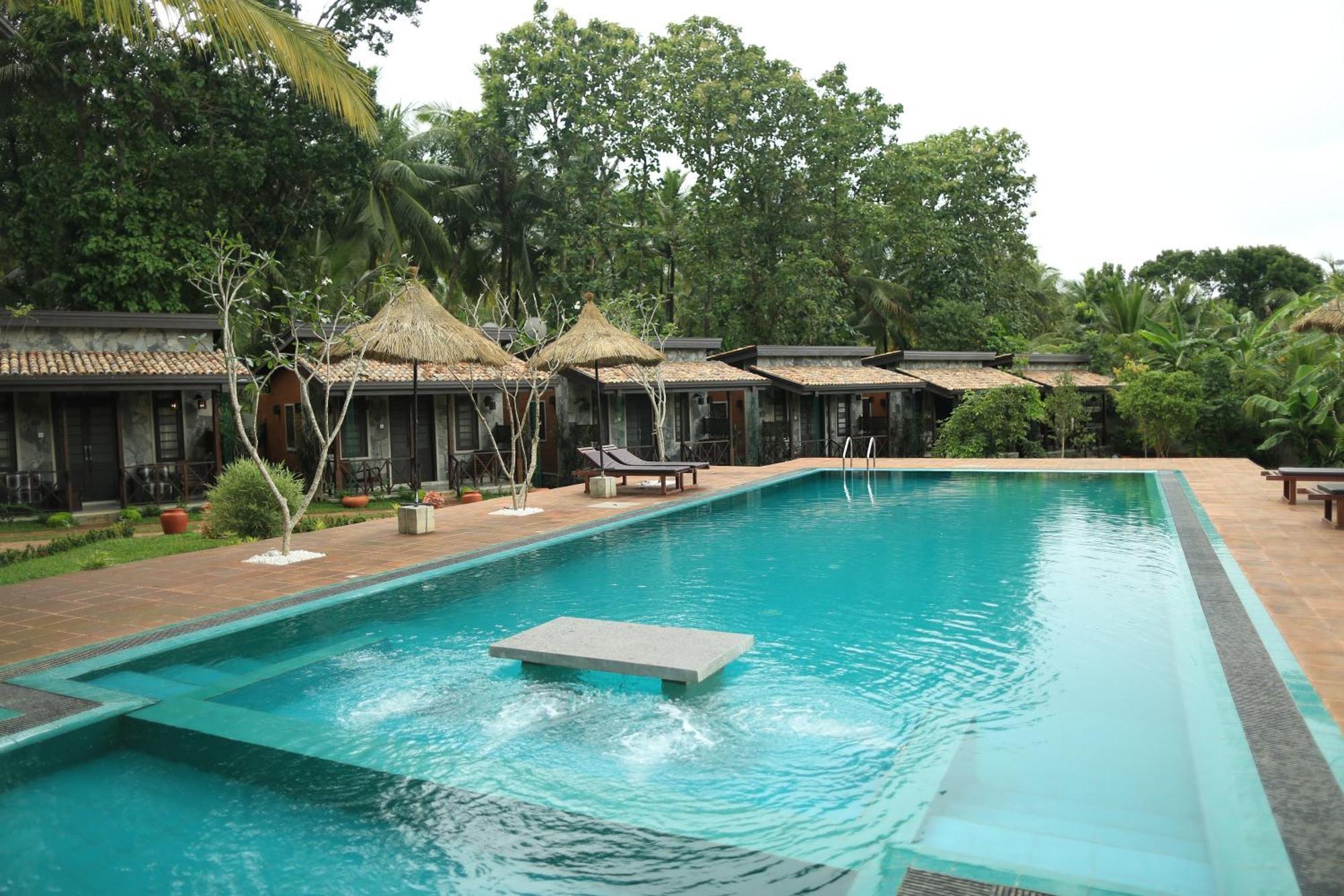 Villa Pinnawala&Restaurant Esterno foto
