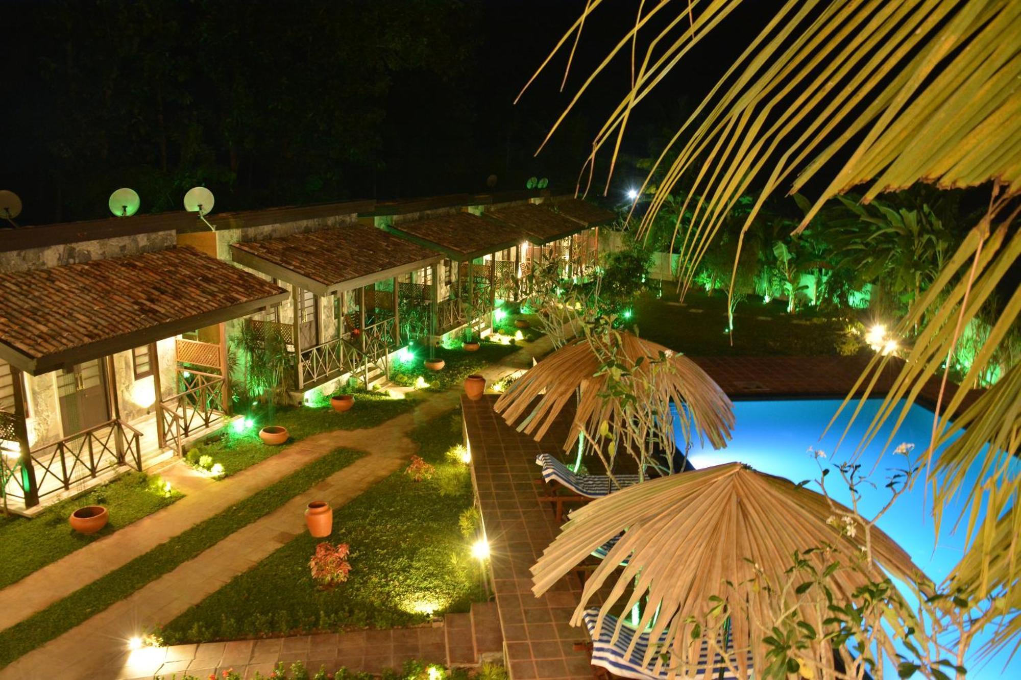 Villa Pinnawala&Restaurant Esterno foto