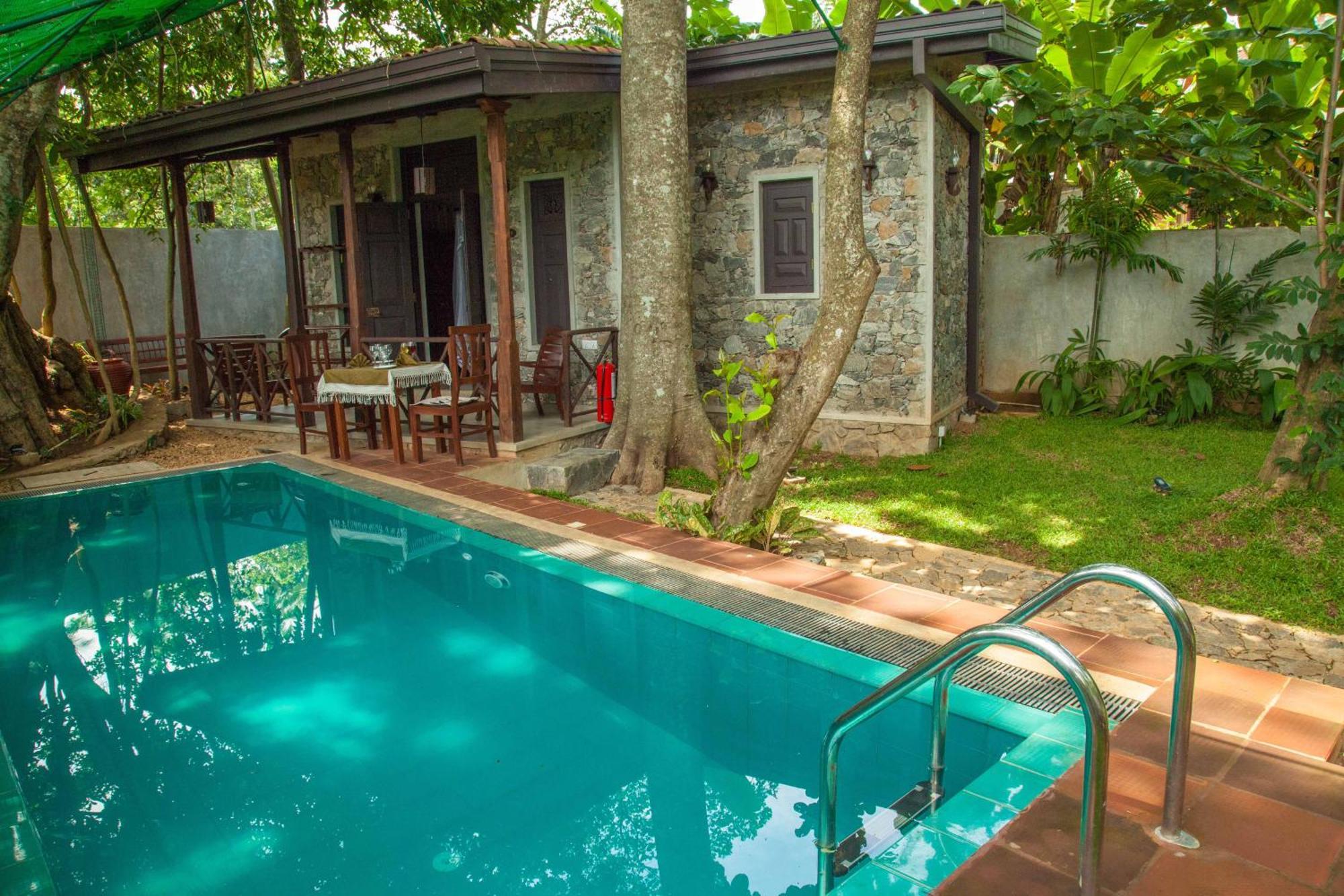Villa Pinnawala&Restaurant Esterno foto