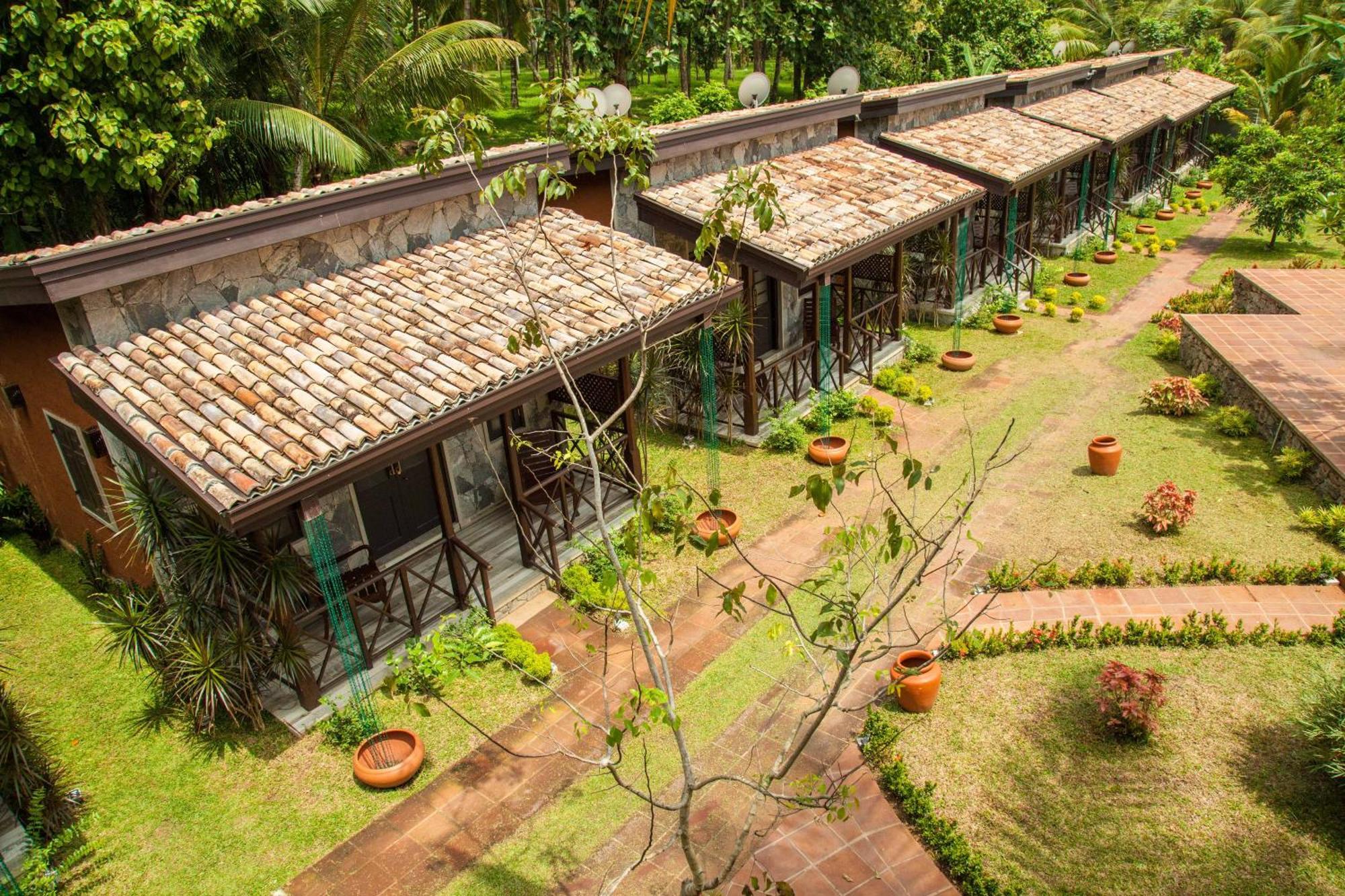 Villa Pinnawala&Restaurant Esterno foto
