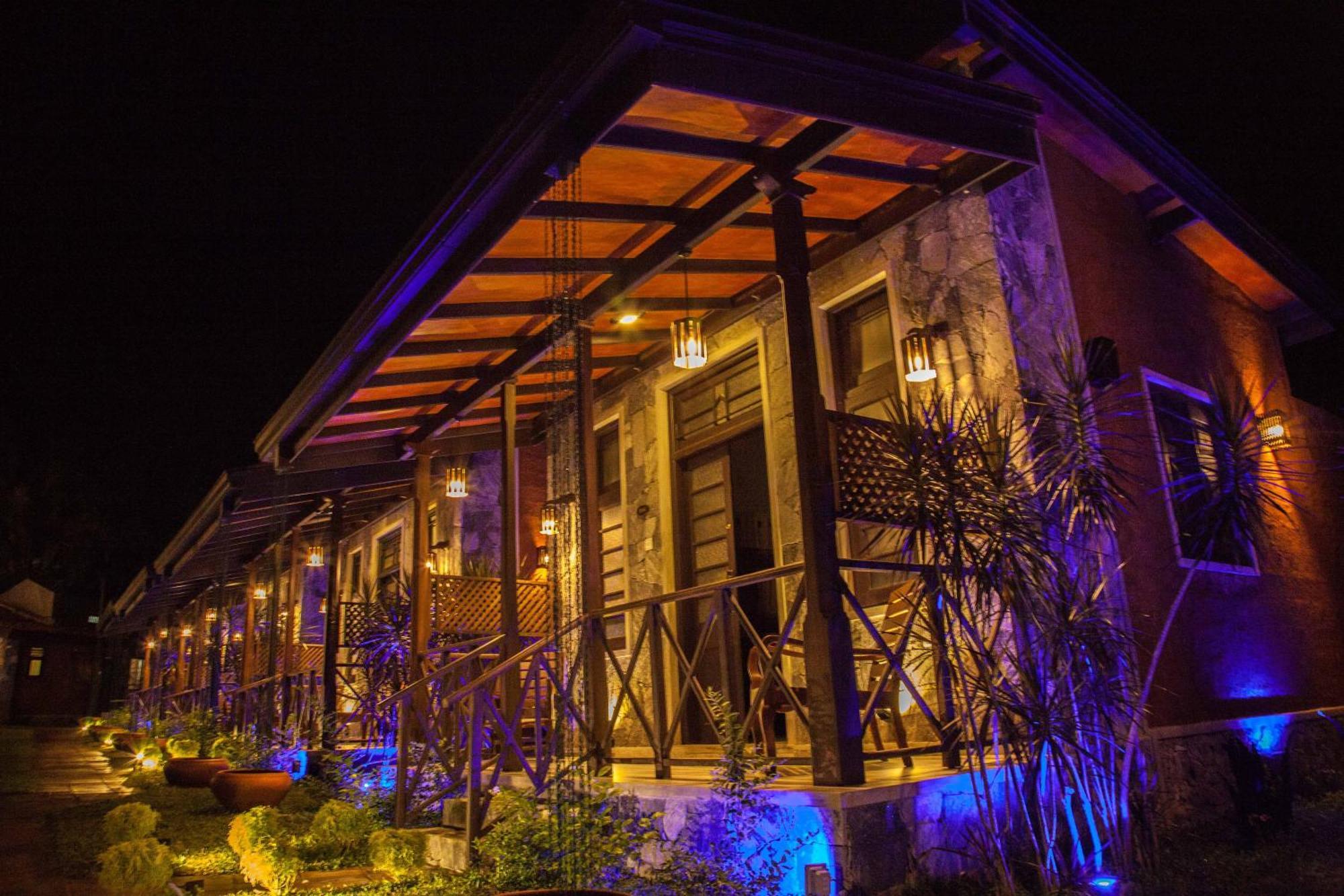 Villa Pinnawala&Restaurant Esterno foto