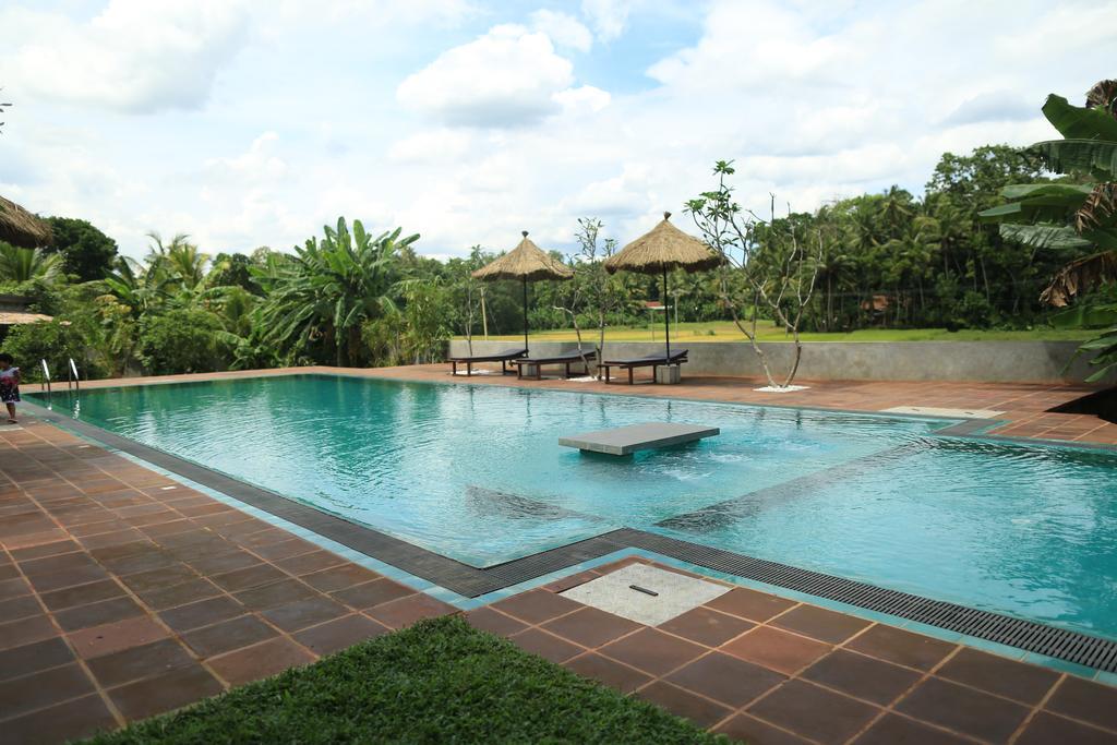 Villa Pinnawala&Restaurant Esterno foto