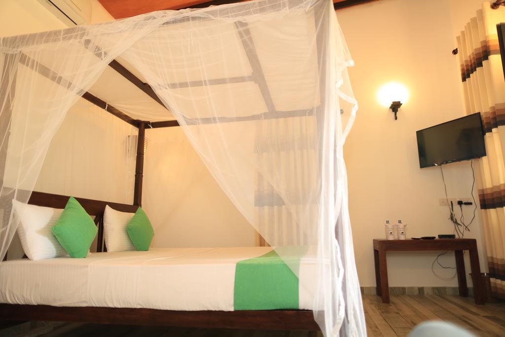 Villa Pinnawala&Restaurant Esterno foto