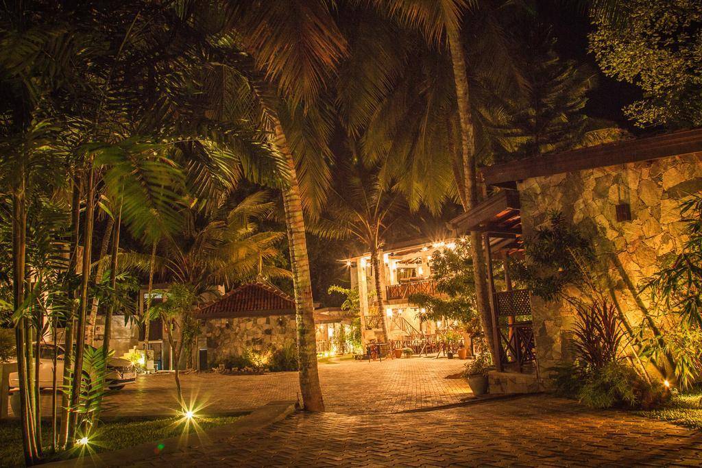 Villa Pinnawala&Restaurant Esterno foto