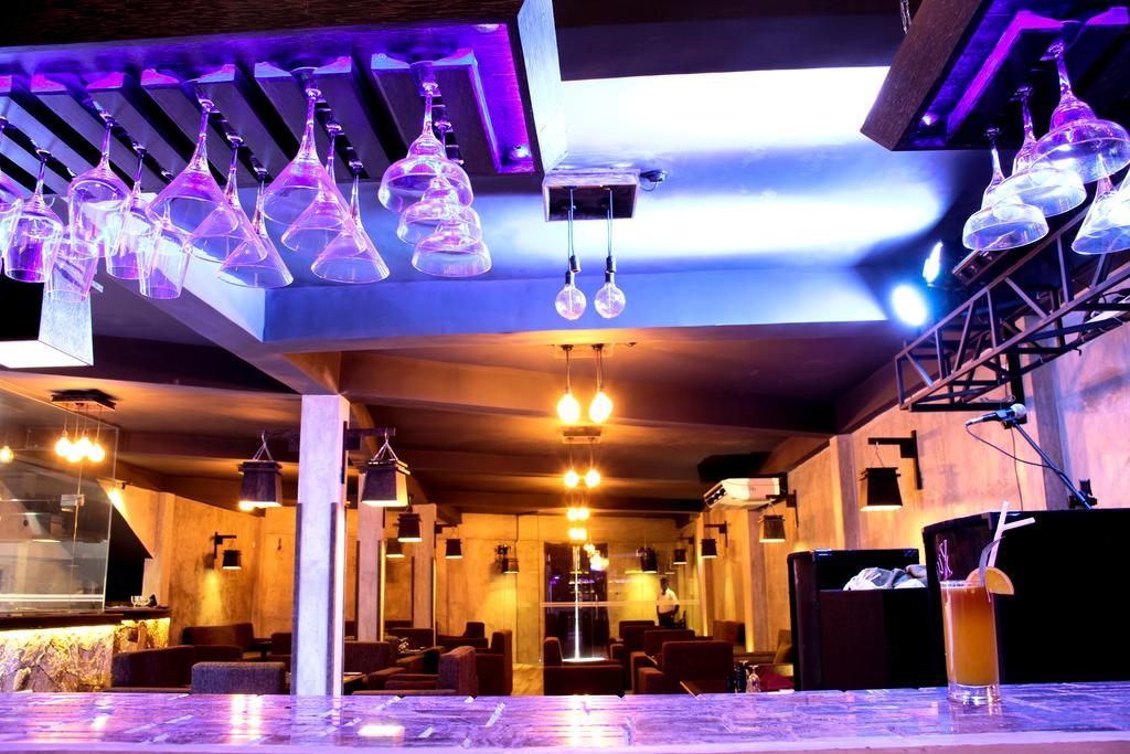 Villa Pinnawala&Restaurant Esterno foto